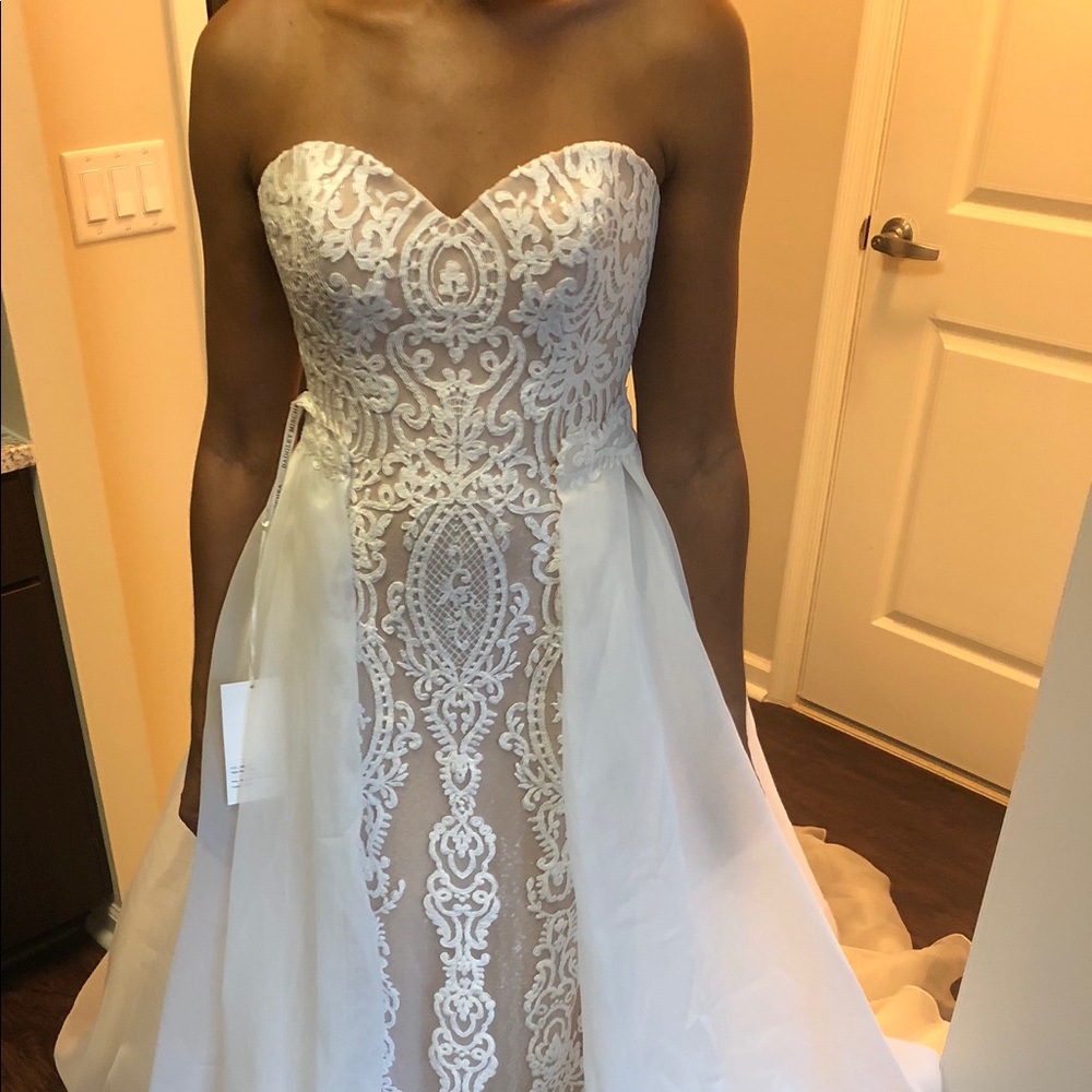 Badgley Mischka “Amal” Wedding Dress - Picture 2 of 8
